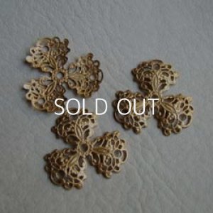 画像1: brass 25mm clover filigree