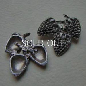 画像1: gumetal strawberry brooch base