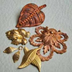 画像4: brass leaf stone setting charm