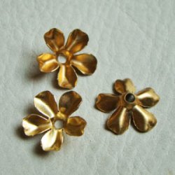 画像1: brass 17mm 5-petal flower