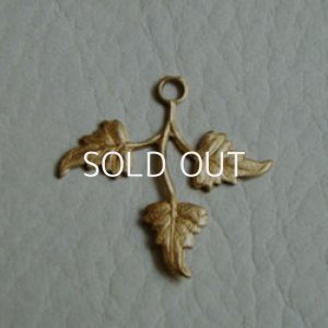 画像2: brass 3 leaves charm