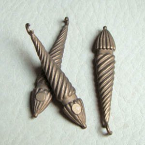 画像1: aged brass spiral drop charm
