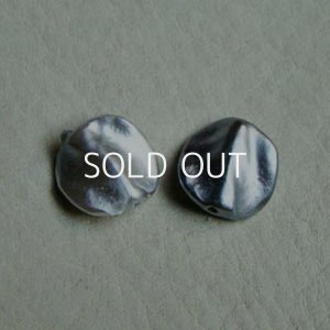 画像2: 12mm lucite twisted coin "Gray"