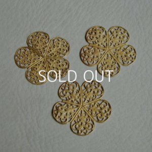 画像1: brass 35×36 5 petal filigree