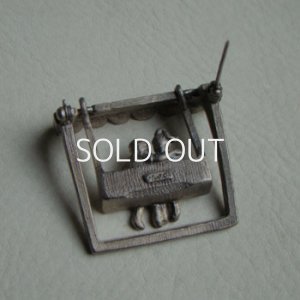 画像4: 38×43 Boy & Girl swing brooch