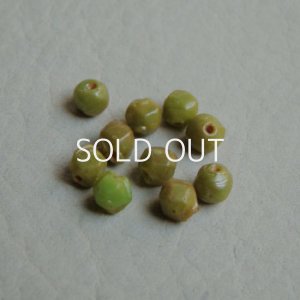 画像1: 10pcs Pistachio 5mm rough cut