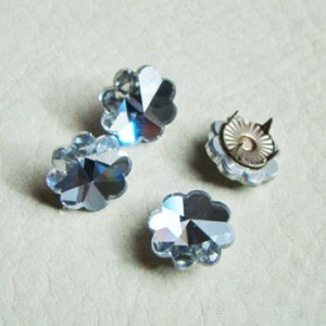 画像2: 12mm "Crystal" flower prong back