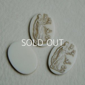 画像1: 25x18 OV Ivory "Lady with bird" cameo