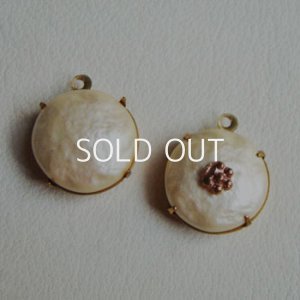 画像2: 18mm Cream baroque glass pearl cab