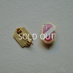 画像1: enameled metal Choir Pin