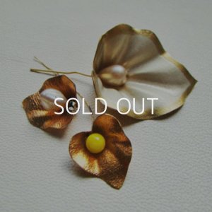 画像2: brass 16×20 textured Calla Lily