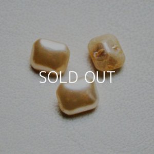 画像1: 12×10 OCT "Cream" pearl cabochon