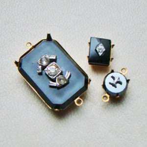 画像3: "Hematite / Silver" Fleur De Lis Cabochon