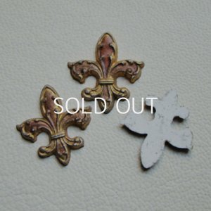 画像1: "Bordeaux / Gold " Fleur De Lis plastic Cabochon