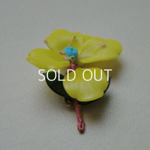 画像2: Yellow Glass Flower Brooch
