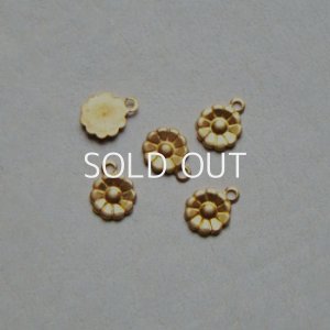 画像1: brass tiny flower charm