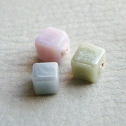 画像2: 10mm cube beads "Mint AB"