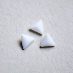画像1: 2pcs 7.5mm triangle "White"