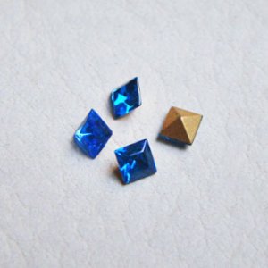画像1: 4pcs 4mm square "Capri Blue"