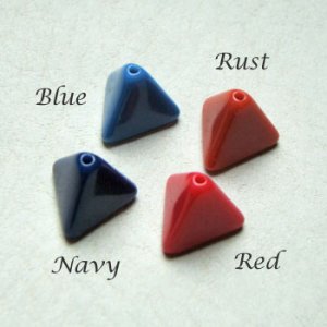 画像2: 2pcs lucite 10mm triangle beads
