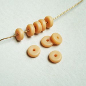 画像1: 2pcs 8x3 matte glass rondelle "Beige"