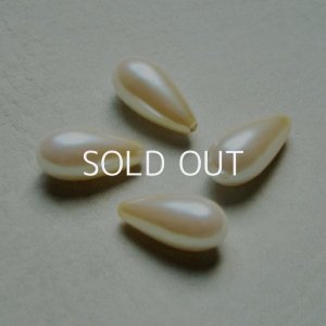 画像1: acrylic 20×10 1/2 drilled  drop pearl