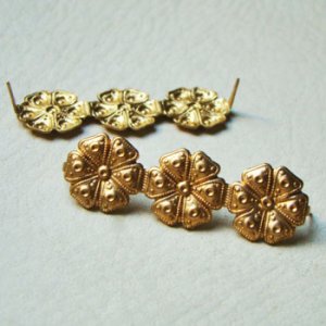 画像1: brass 45mm 3-flower prong back