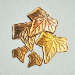 画像2: brass Ivy leaf charm "S" 