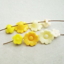 画像2: 2pcs 8mm "Matte Yellow" flower beads