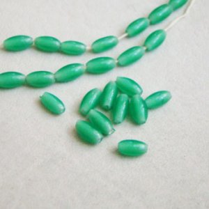 画像1: 10pcs "Green Opal" 8x4 rice beads