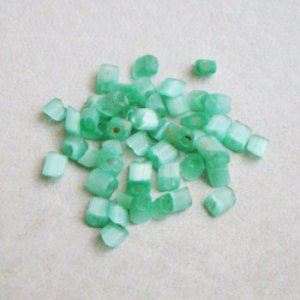 画像1: 20pcs "Mint Satin" diagonal cut beads