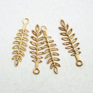 画像1: 31.5x10 leaf filigree charm
