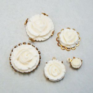 画像4: 8mm carved bone flower cabochon