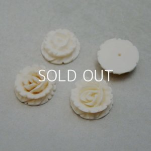 画像1: 15~16mm carved bone Rose cabochon