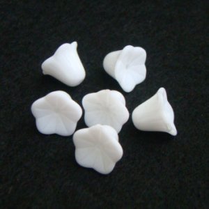 画像1: 12x9 White bell fower plastic beads
