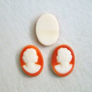 画像1: 1 pair 18x13 "Coral/ Ivory" cameo L&R