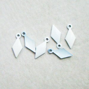 画像1: 2pcs 6.2x9.5 dia white enameled charm