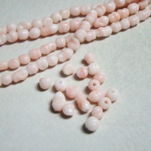 画像1: 5pcs "Angel Skin Coral" baroque beads