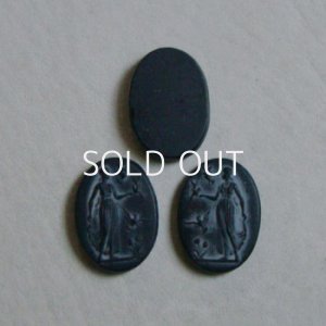 画像1: 18x13 OV Black "Lady with bird" cameo L & R