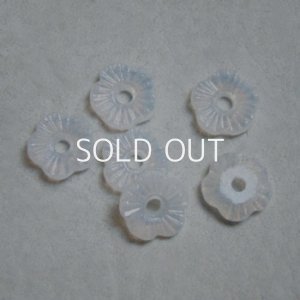 画像2: 2pcs 11mm "White Opal" 5-petal flower beads