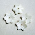 22mm White flower beads