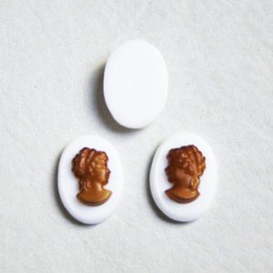 画像1: 18x13  "White/Brown" lady cameo