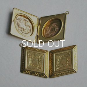 画像2: 38x32 Dia ornate etched locket