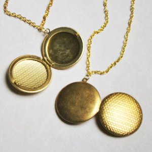 画像3: 32mm round textured locket with chain