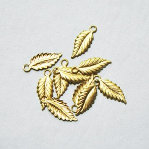 画像1: 2pcs 16x6.5 leaf charm