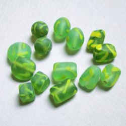 画像1: "Frost Light Green" lined glass beads