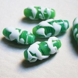 画像2: 20x9 "Green/White"drizzle beads