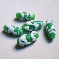 画像1: 20x9 "Green/White"drizzle beads