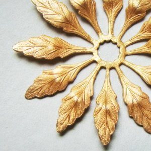 画像3: 47mm detailed 12-leaves finding