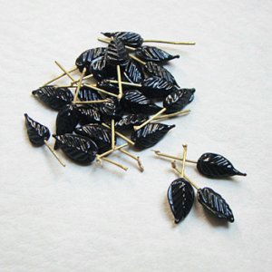 画像1: tiny glass leaf pin "Black"